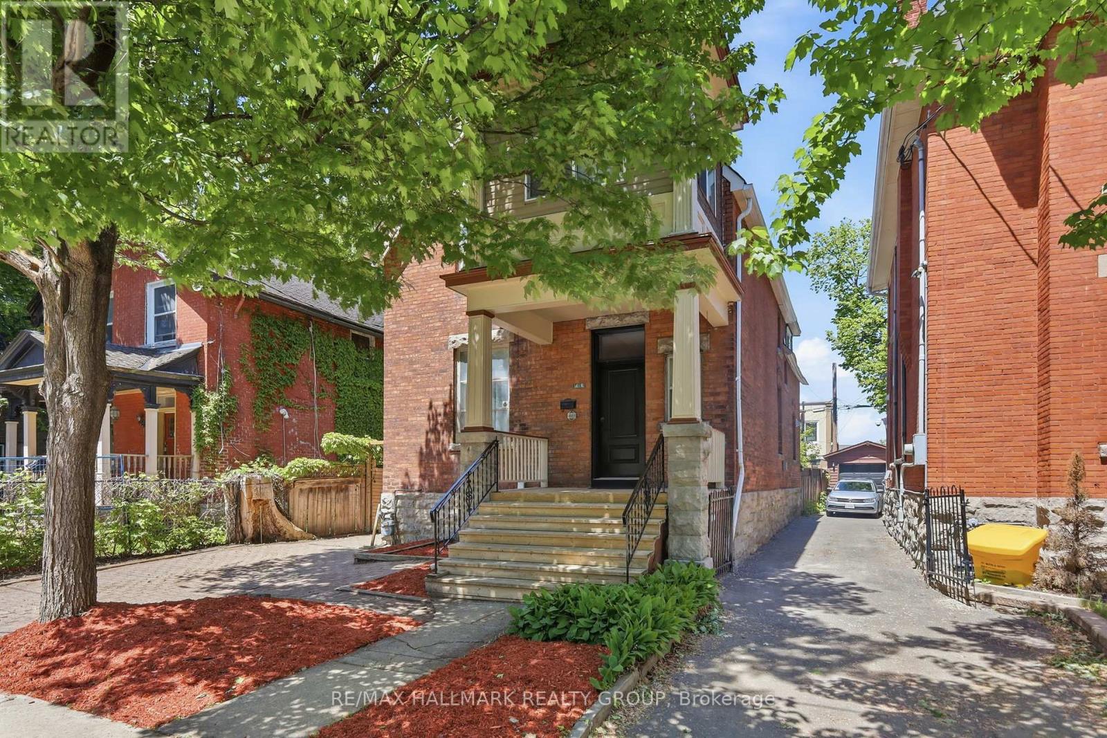 419 BESSERER STREET, Ottawa, Ontario
