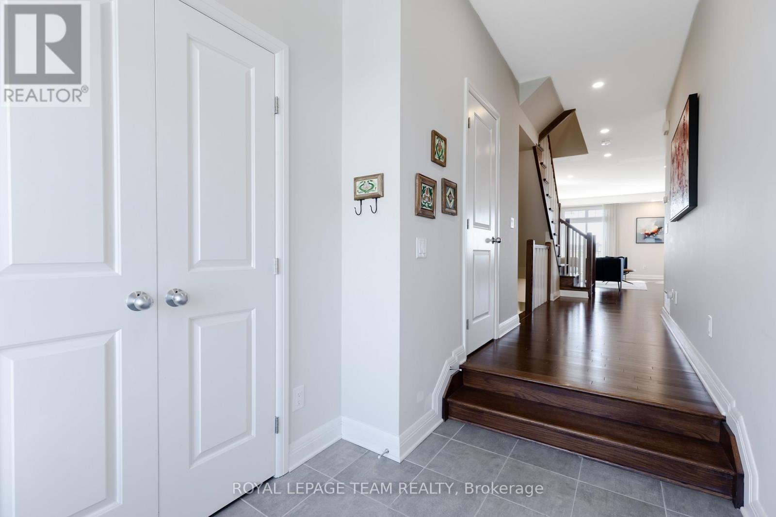 86 Escarpment Crescent, Ottawa, Ontario  K2T 0L8 - Photo 5 - X13430780