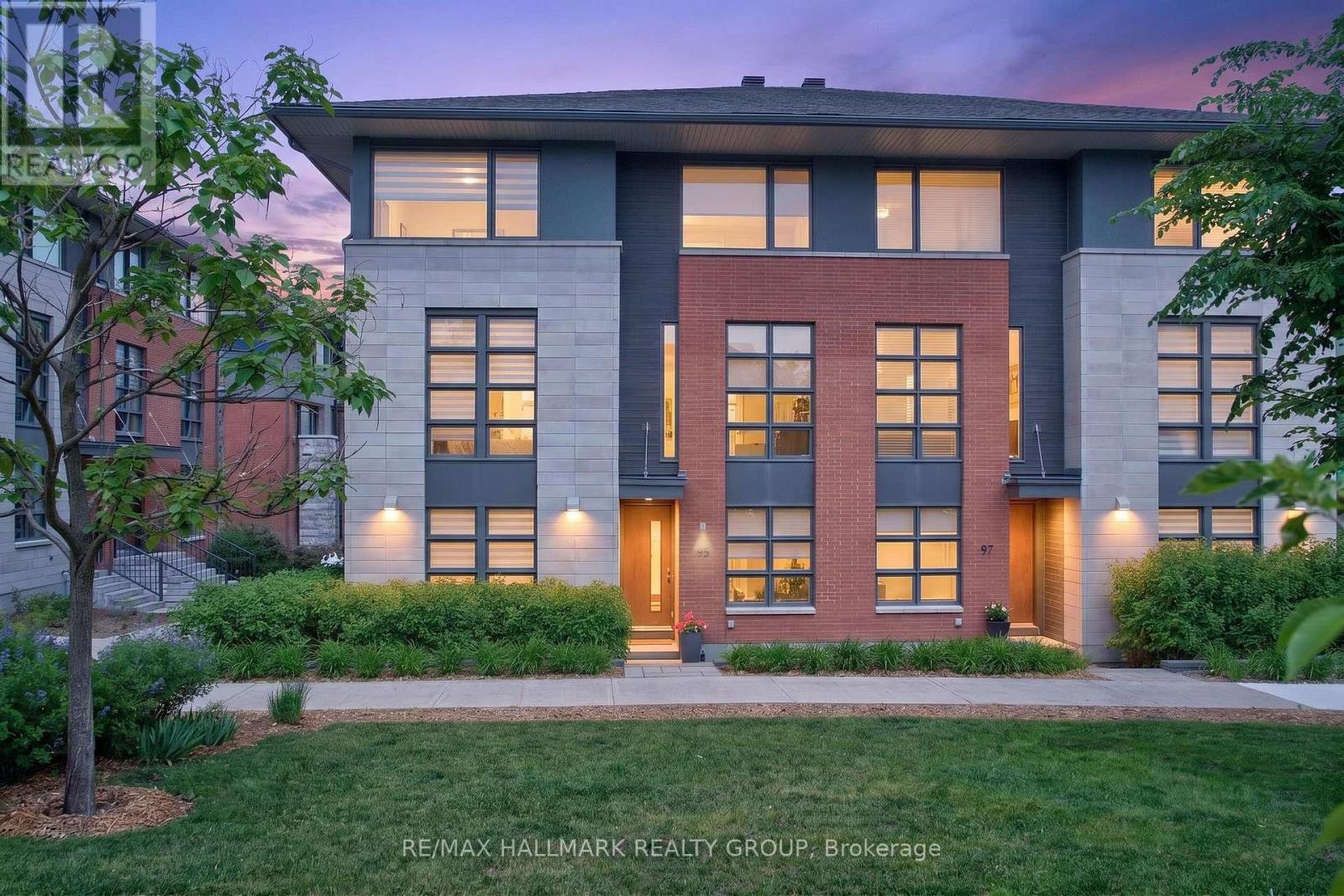 95 OBLATS AVENUE, Ottawa, Ontario