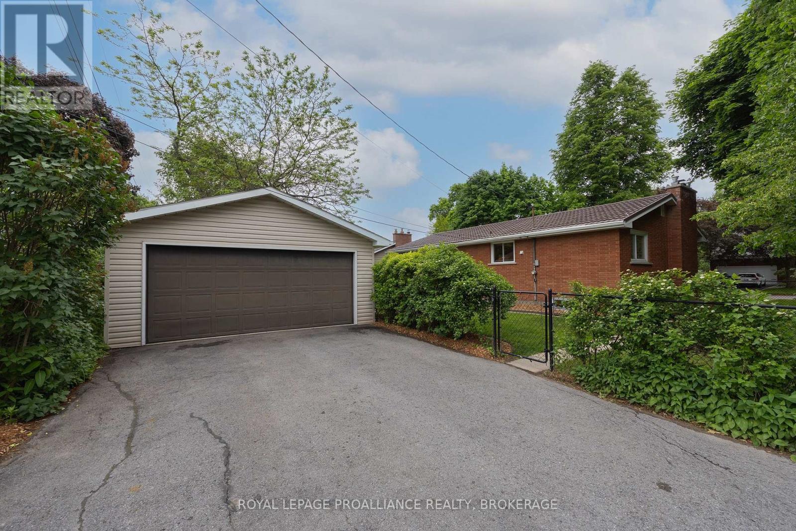 59 Metcalfe Avenue, Kingston, Ontario  K7M 2W7 - Photo 2 - X13430878