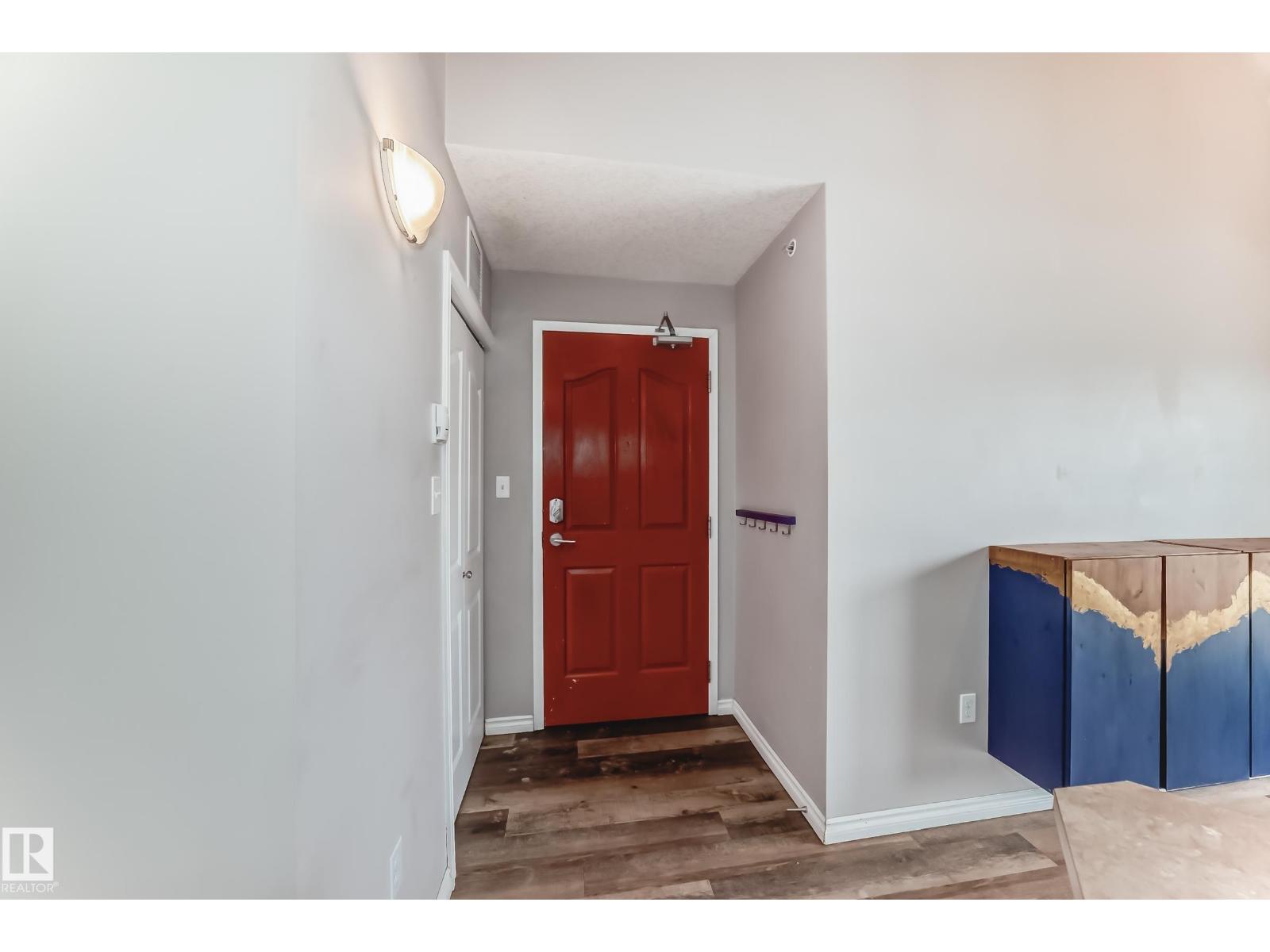 #401 10710 116 St NW, Edmonton, Alberta  T5N 3A5 - Photo 2 - E4492985