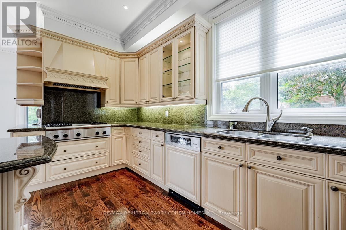 8 York Road, Toronto, Ontario  M2L 1H5 - Photo 14 - C13430528