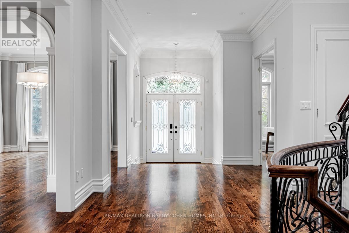 8 York Road, Toronto, Ontario  M2L 1H5 - Photo 4 - C13430528