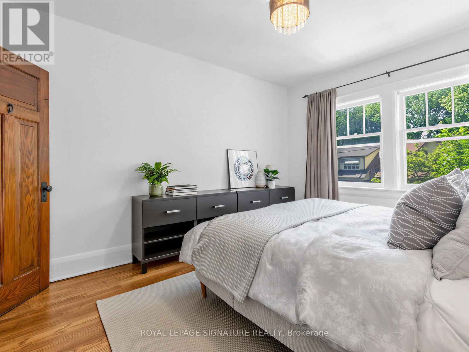 5 Watford Avenue, Toronto, Ontario  M6C 1G4 - Photo 12 - C13430754