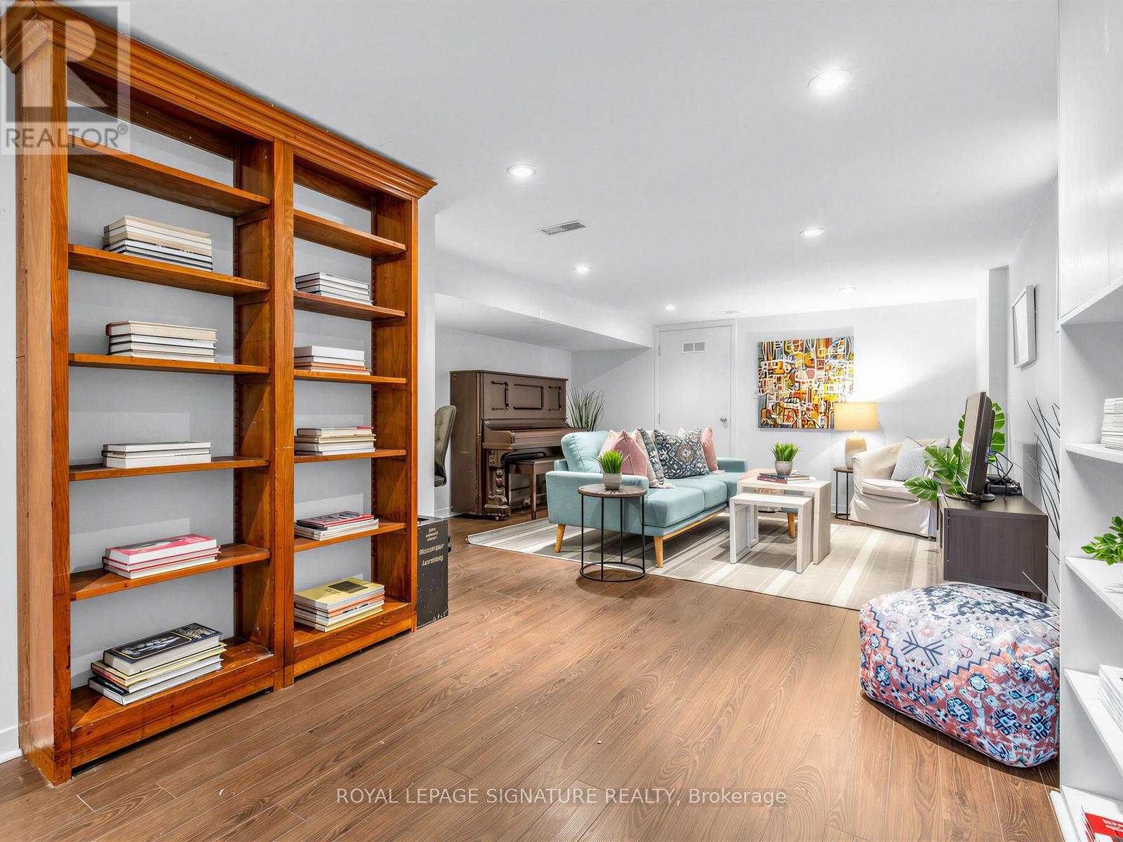 5 Watford Avenue, Toronto, Ontario  M6C 1G4 - Photo 19 - C13430754