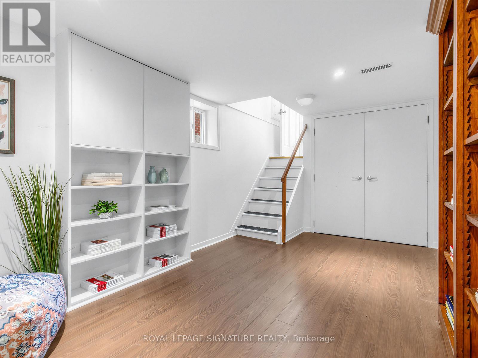 5 Watford Avenue, Toronto, Ontario  M6C 1G4 - Photo 21 - C13430754