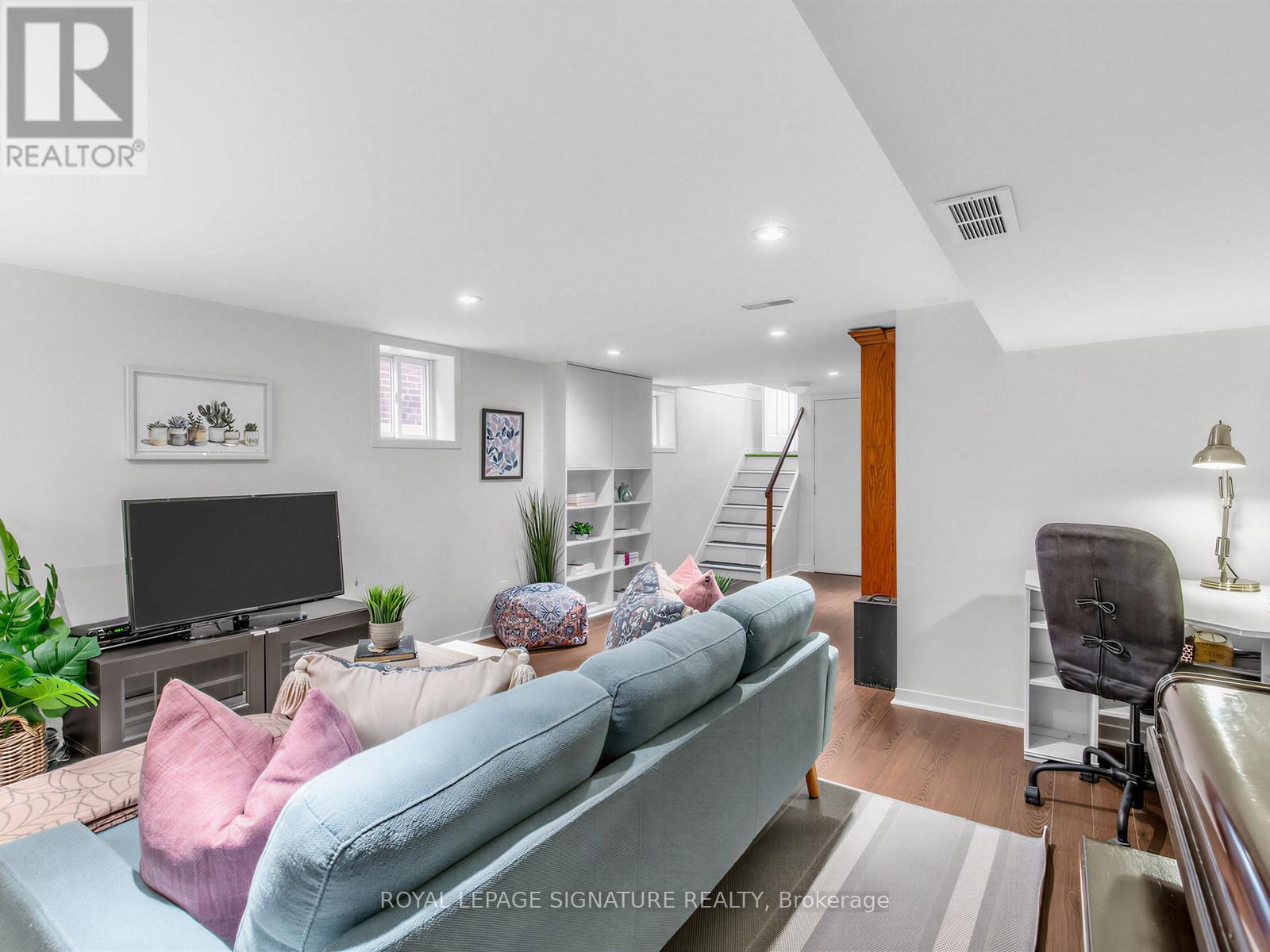 5 Watford Avenue, Toronto, Ontario  M6C 1G4 - Photo 22 - C13430754
