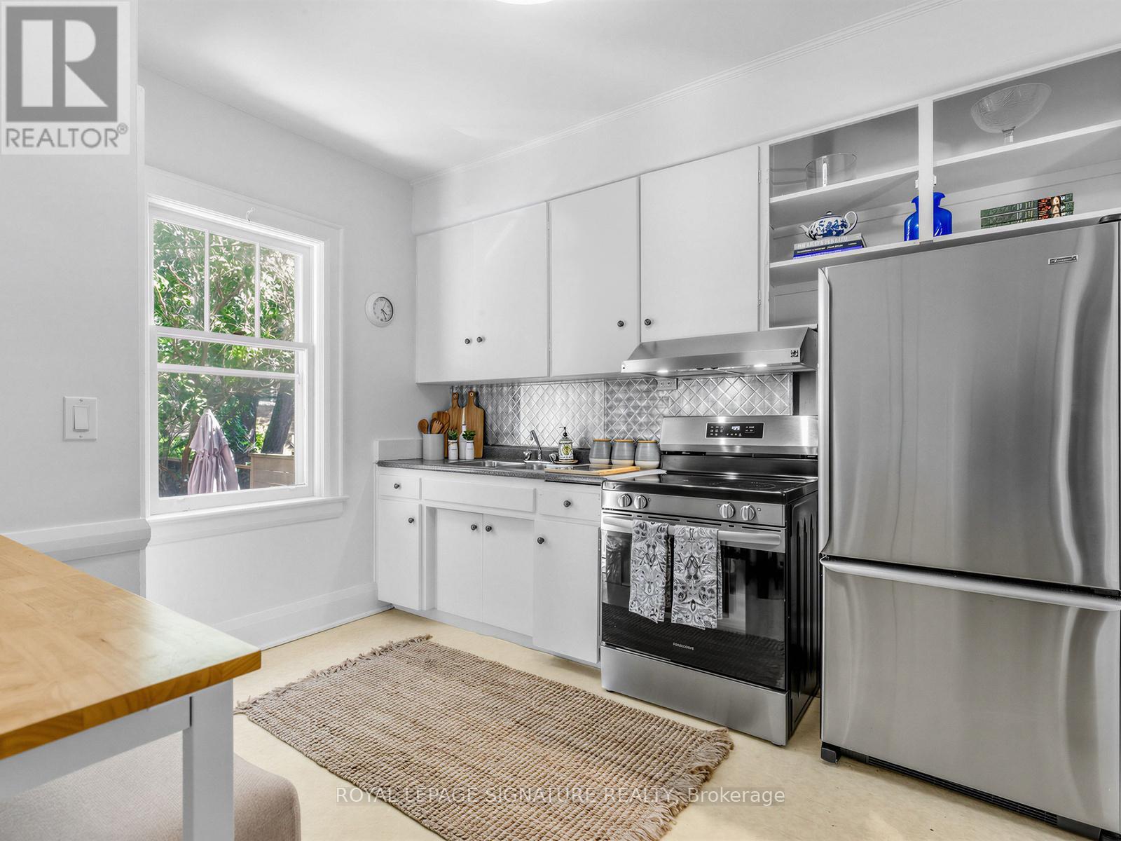 5 Watford Avenue, Toronto, Ontario  M6C 1G4 - Photo 7 - C13430754