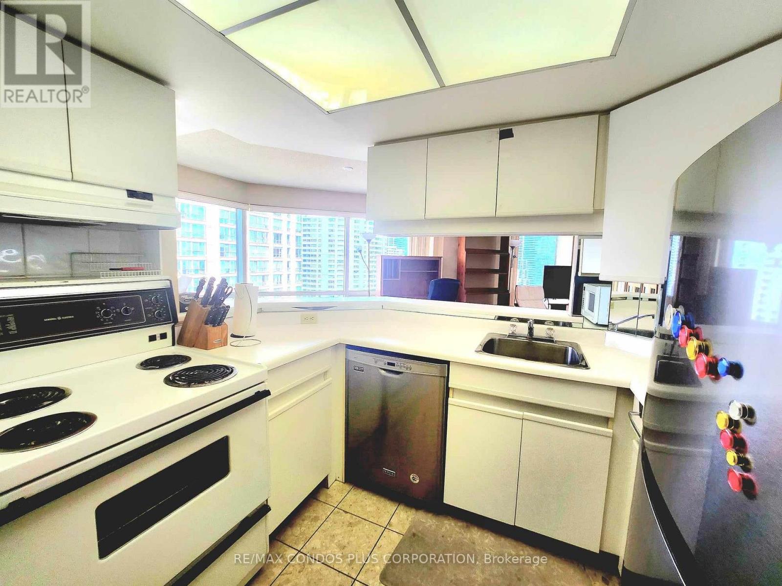 1804 - 1001 Bay Street, Toronto, Ontario  M5S 3A6 - Photo 6 - C13430802