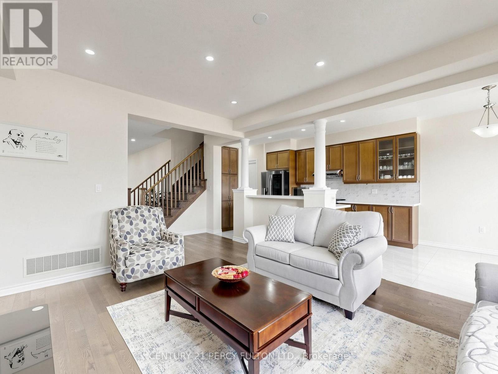2715 Sapphire Drive, Pickering, Ontario  L1X 0G3 - Photo 4 - E13430488