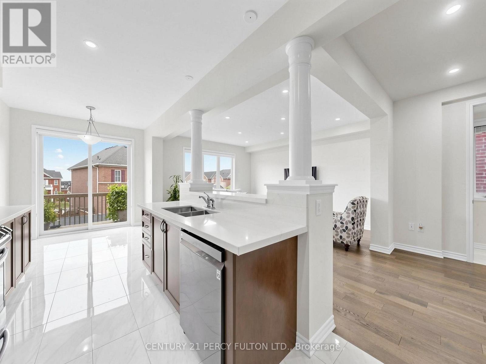 2715 Sapphire Drive, Pickering, Ontario  L1X 0G3 - Photo 6 - E13430488