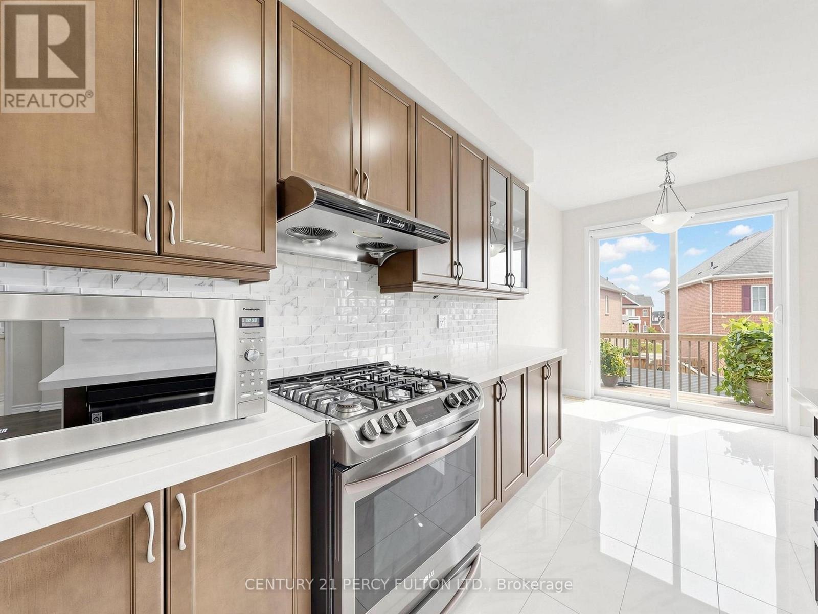 2715 Sapphire Drive, Pickering, Ontario  L1X 0G3 - Photo 7 - E13430488