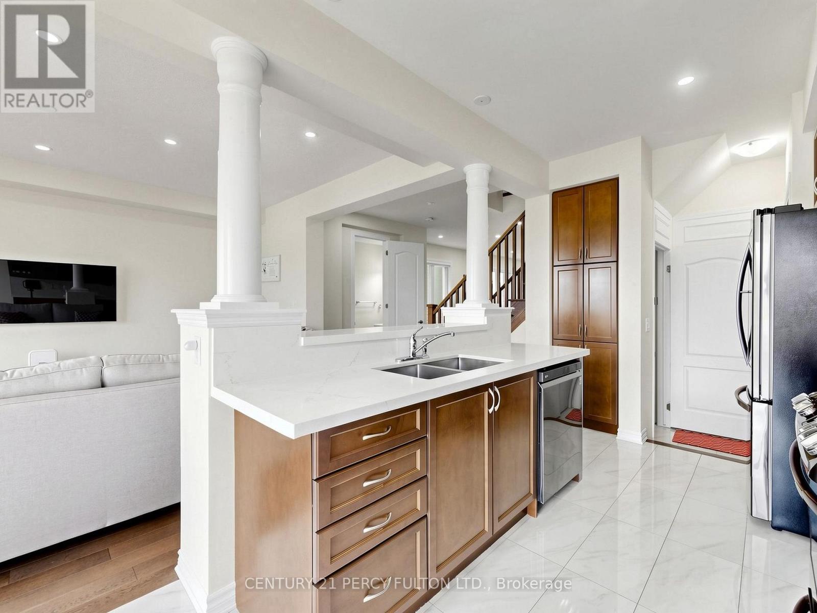 2715 Sapphire Drive, Pickering, Ontario  L1X 0G3 - Photo 9 - E13430488