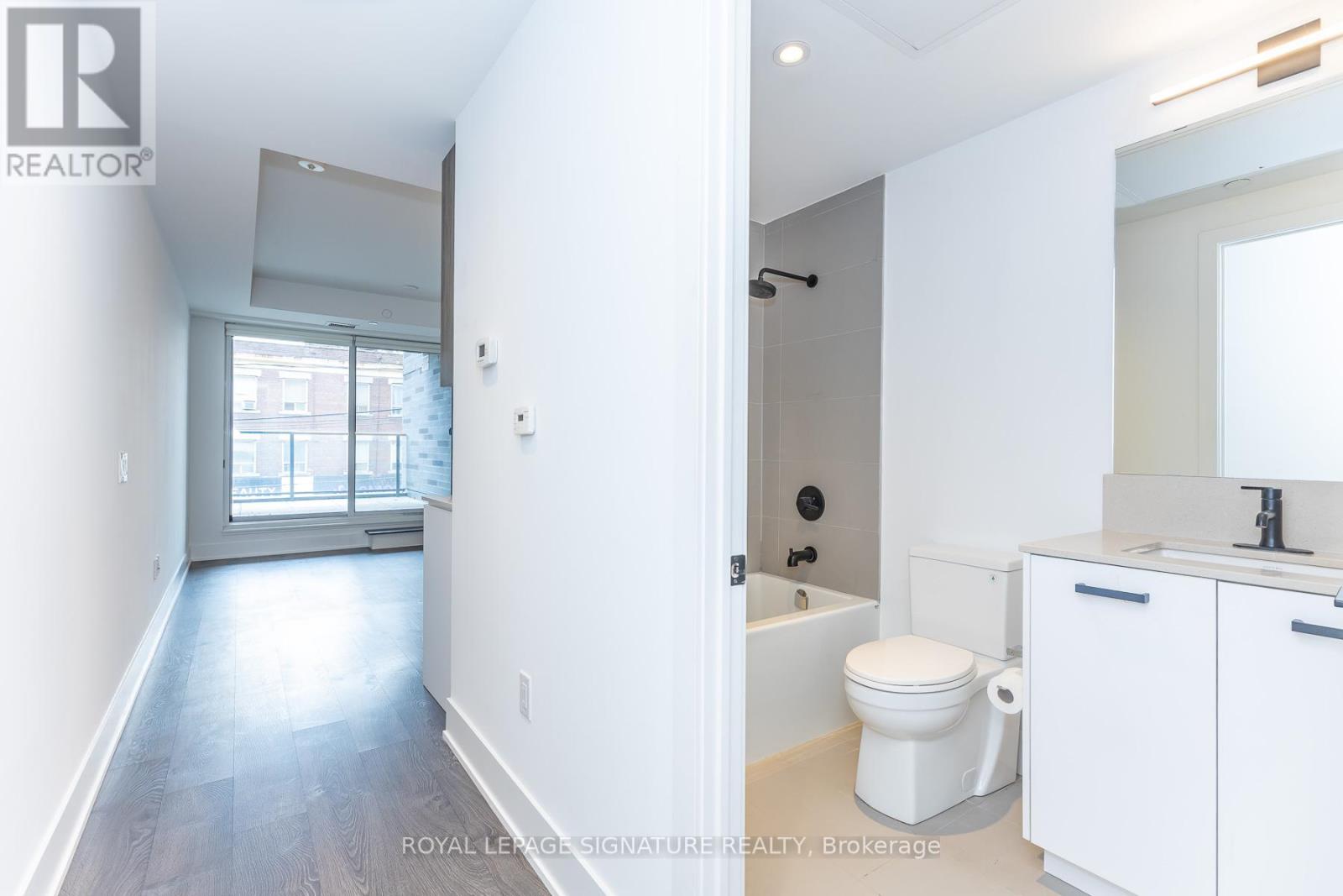 204 - 1888 Queen Street E, Toronto, Ontario  M4L 1H4 - Photo 5 - E13430666