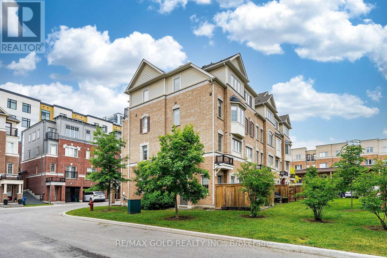 2485 Rosedrop Path, Oshawa, Ontario  L1L 0L2 - Photo 2 - E13430716
