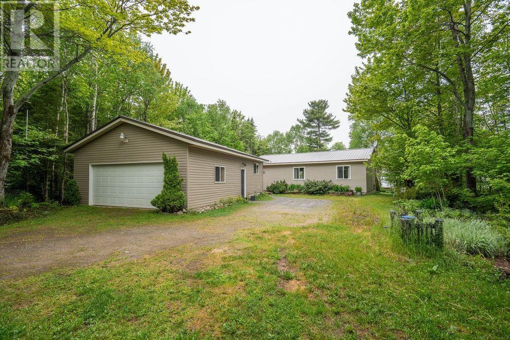 1088 Four Seasons Dr, Sault Ste. Marie, Ontario  P0S 1E0 - Photo 5 - SM261401
