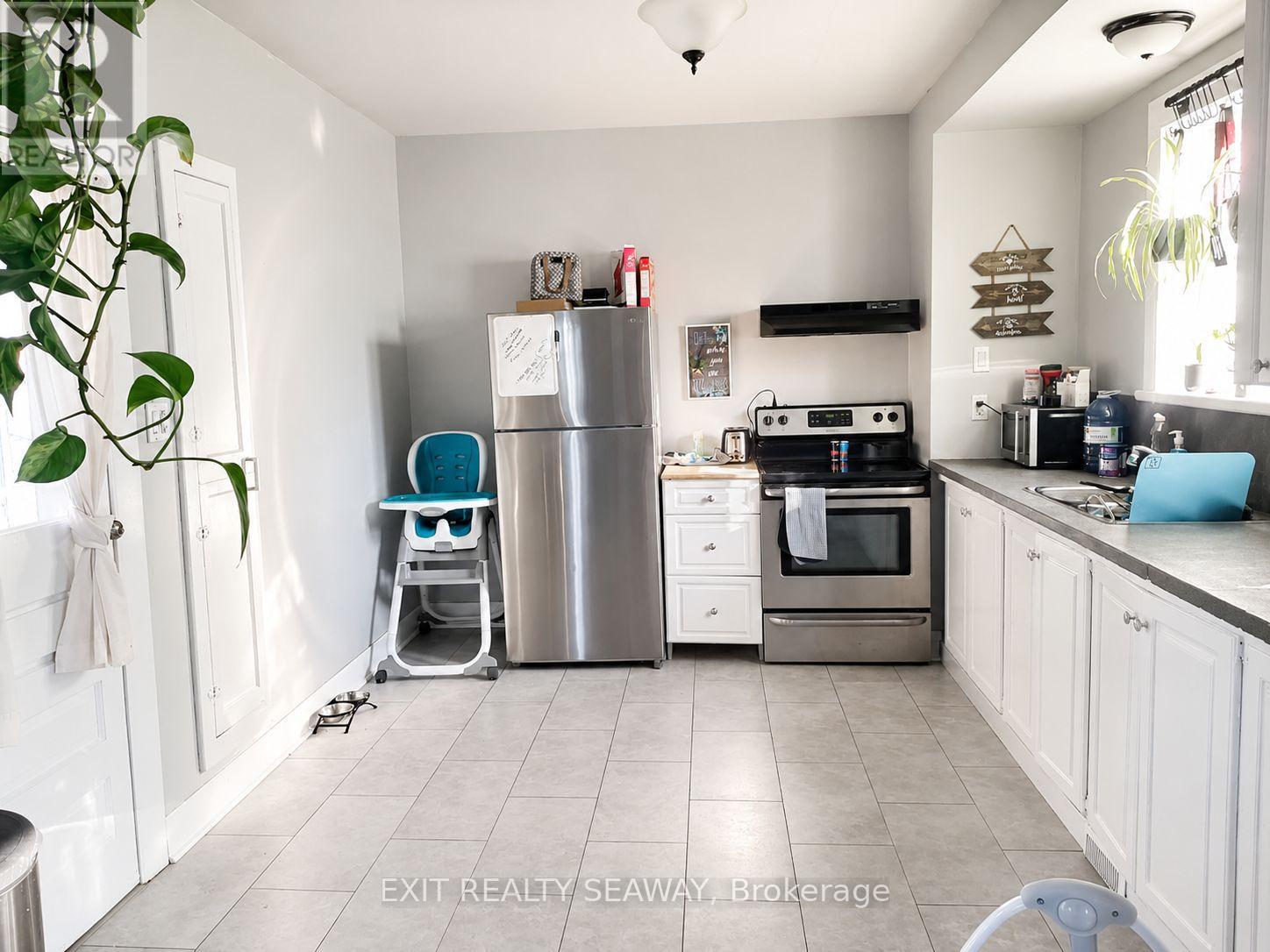 202 5th Street W, Cornwall, Ontario  K6J 2V1 - Photo 2 - X13426456