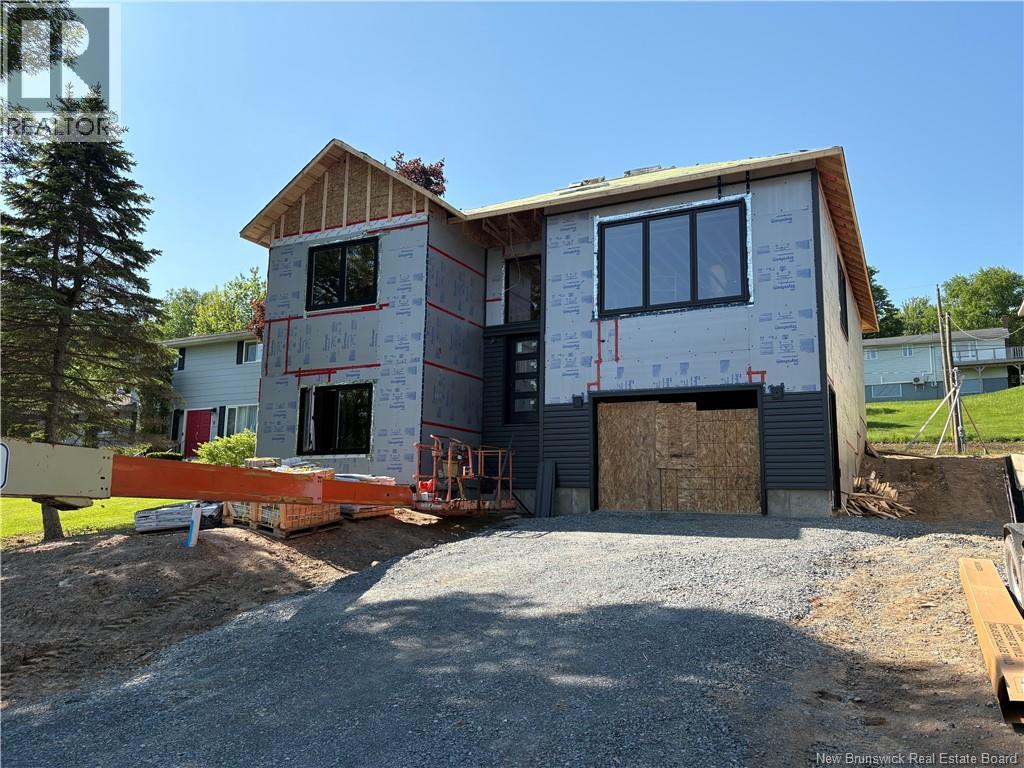 16 Mayflower Street, fredericton, New Brunswick