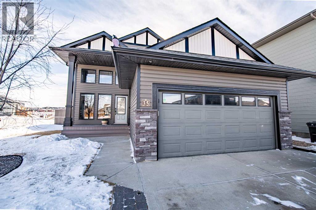 35 Bowman Circle, Sylvan Lake, Alberta  T4S 0H9 - Photo 1 - A2290557