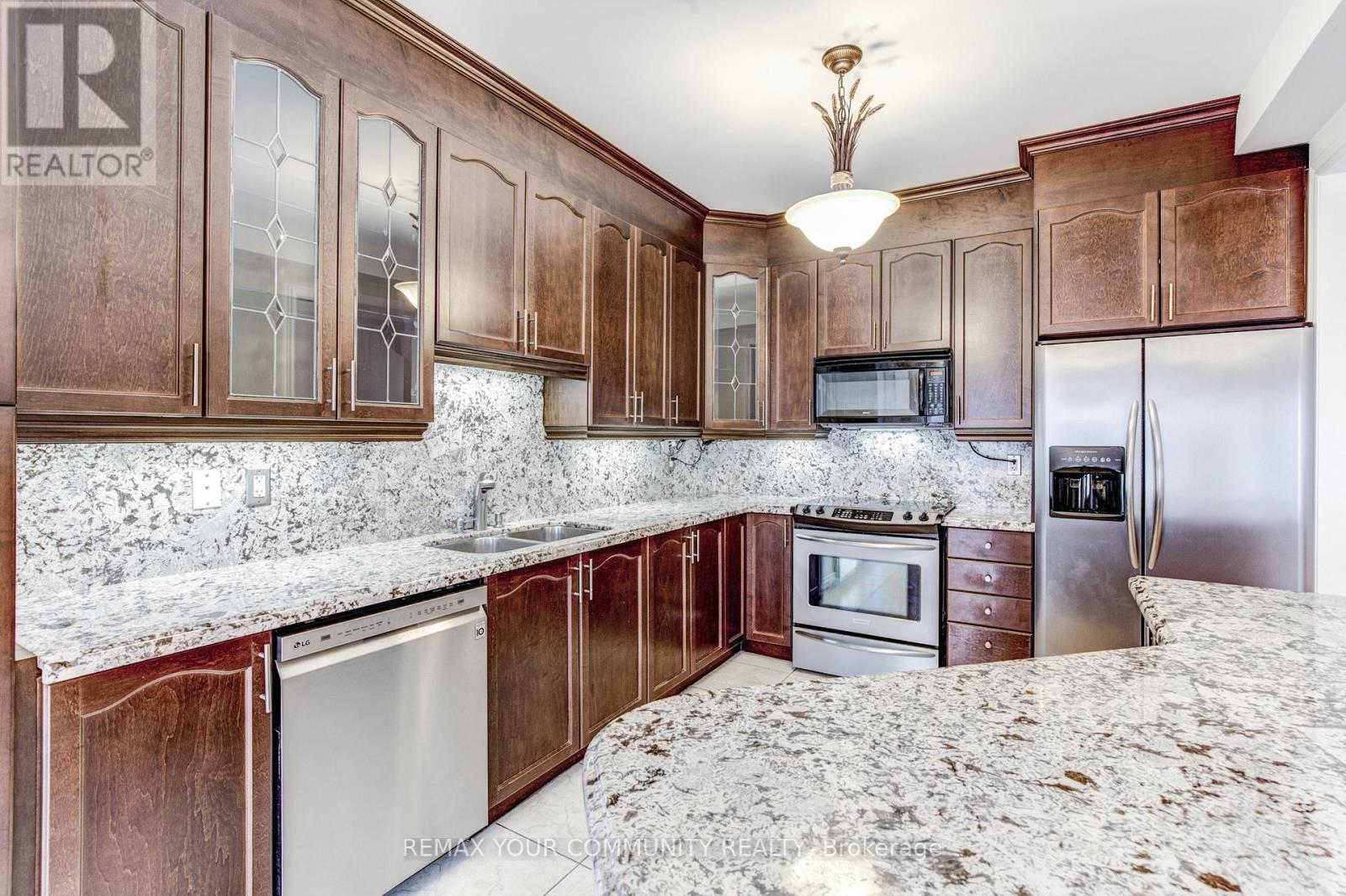 26 Yarden Drive, Vaughan, Ontario  L6A 0W2 - Photo 11 - N13430574