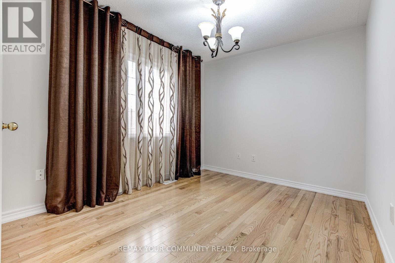 26 Yarden Drive, Vaughan, Ontario  L6A 0W2 - Photo 20 - N13430574