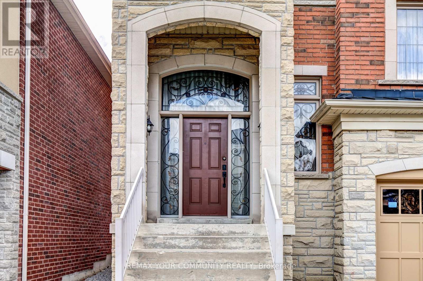 26 Yarden Drive, Vaughan, Ontario  L6A 0W2 - Photo 3 - N13430574