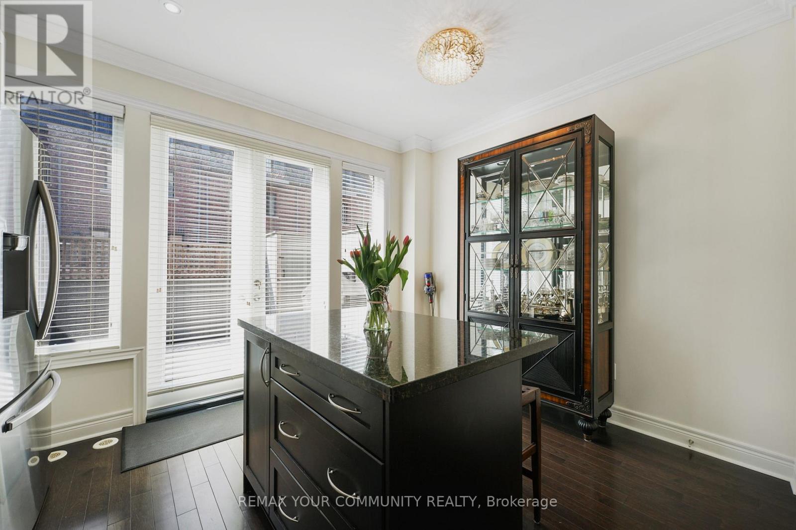 16 Agar Lane, Vaughan, Ontario  L4L 0C5 - Photo 13 - N13430758