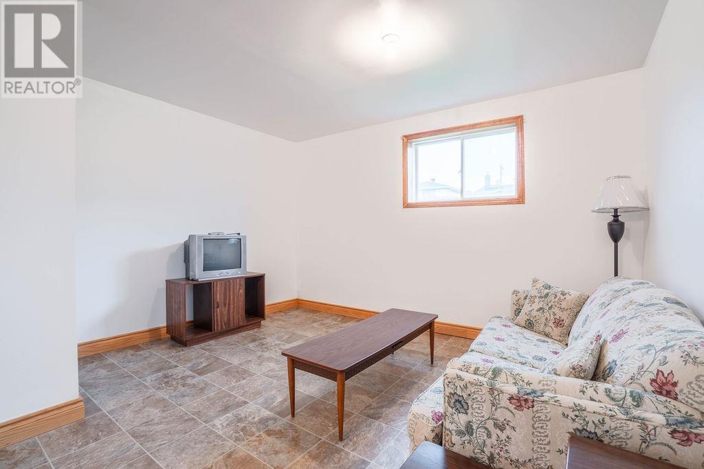 34 Bitonti Cres, Sault Ste. Marie, Ontario  P6C 6A9 - Photo 34 - SM261407