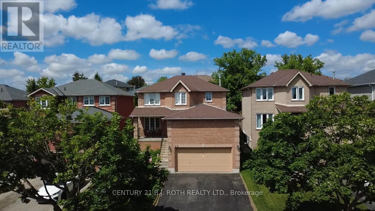 62 Loon Avenue, Barrie, Ontario  L4N 8V9 - Photo 2 - S13430900