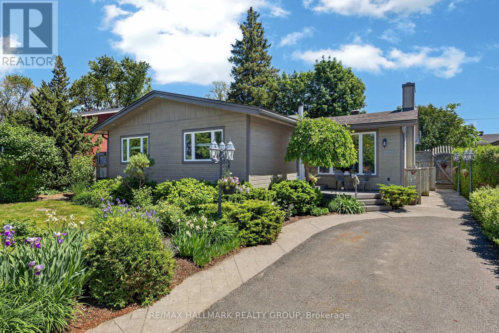 2128 BENJAMIN AVENUE, Ottawa, Ontario