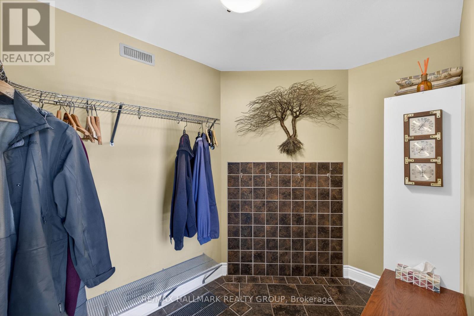2128 Benjamin Avenue, Ottawa, Ontario  K2A 1P4 - Photo 5 - X13431070