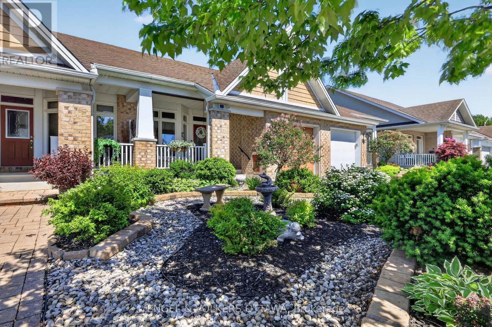 260 Bulrush Crescent, Ottawa, Ontario  K1T 0E5 - Photo 3 - X13431132