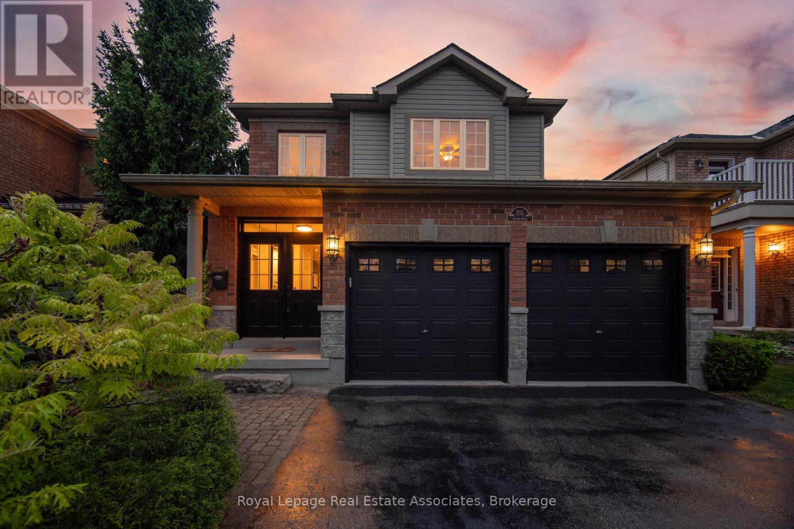 205 ACTON BOULEVARD, Halton Hills, Ontario
