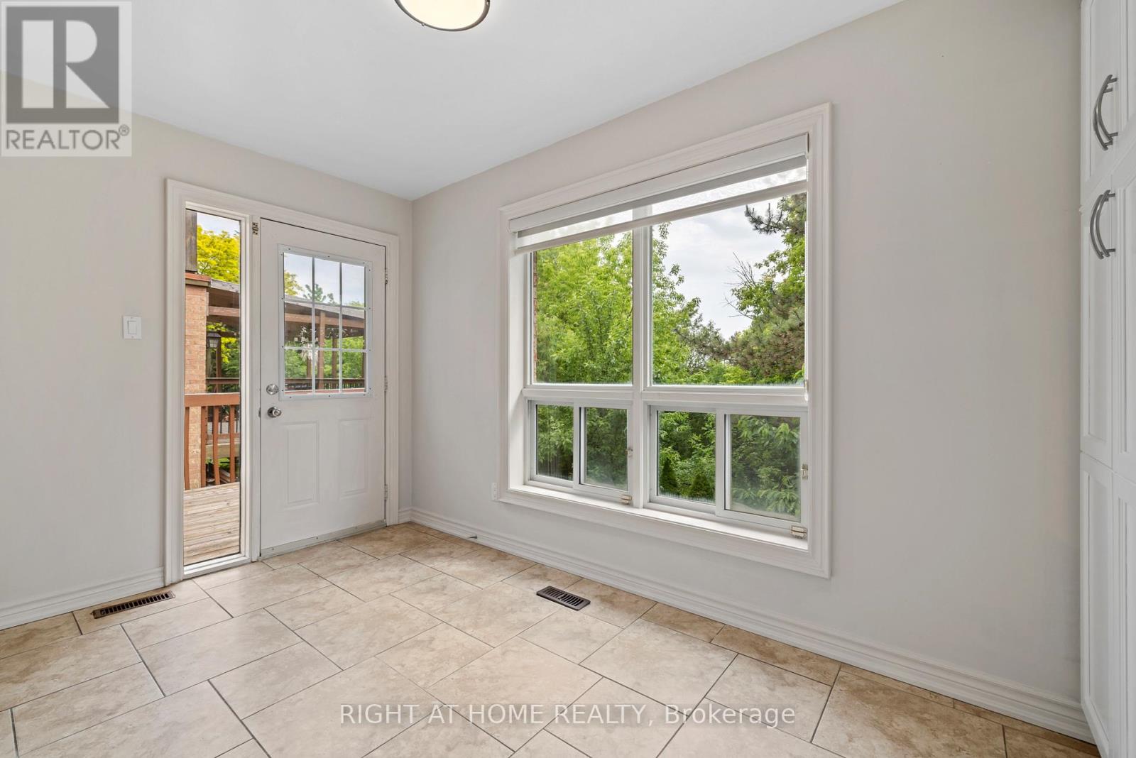 25 Vivians Crescent, Brampton, Ontario  L6Y 4V1 - Photo 10 - W13430762