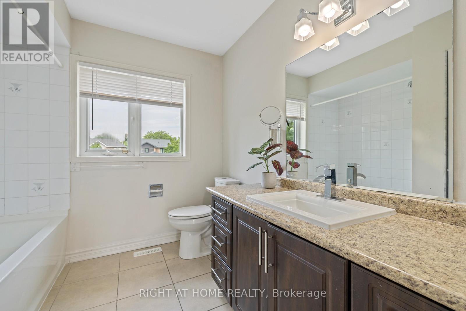 25 Vivians Crescent, Brampton, Ontario  L6Y 4V1 - Photo 21 - W13430762