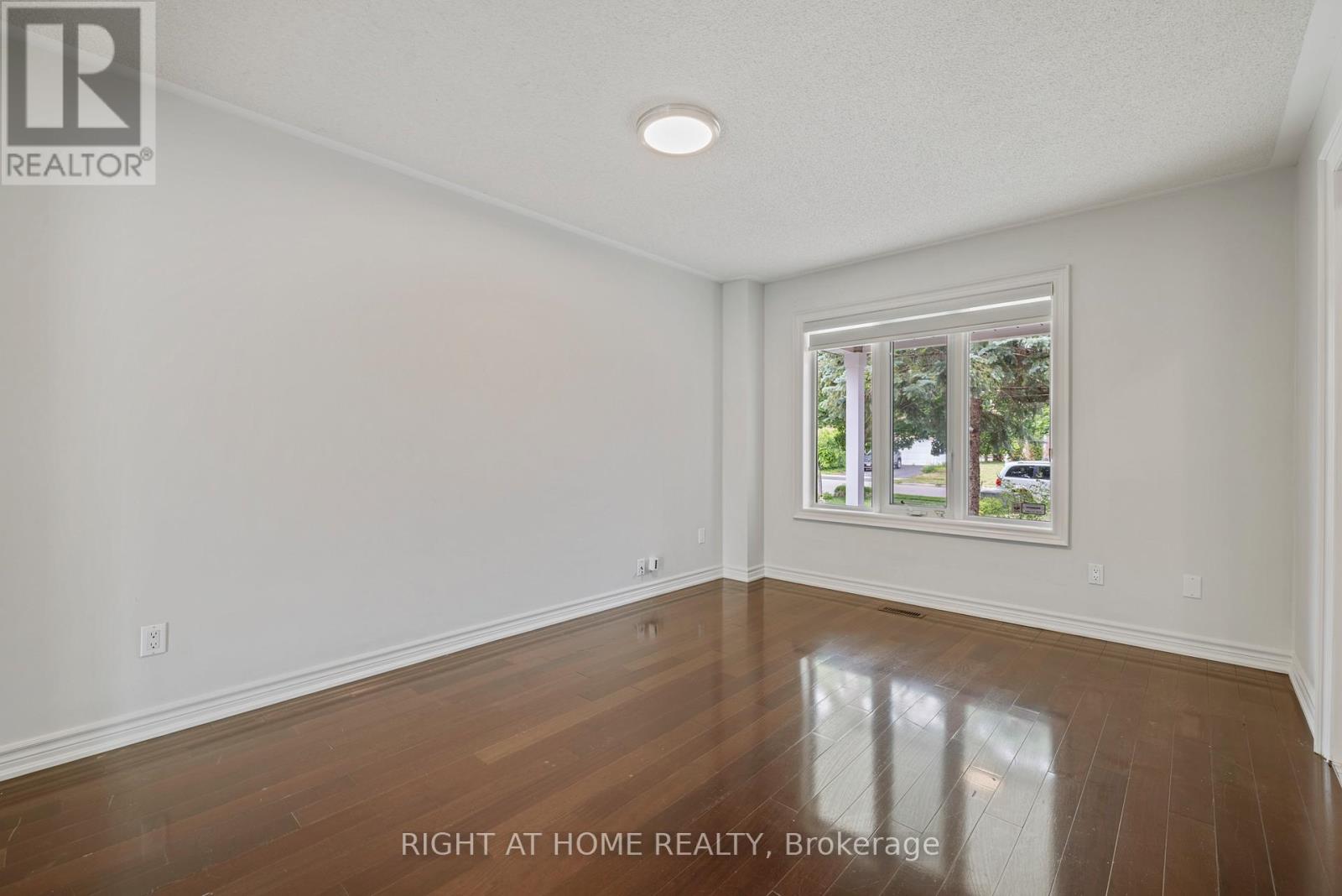 25 Vivians Crescent, Brampton, Ontario  L6Y 4V1 - Photo 4 - W13430762