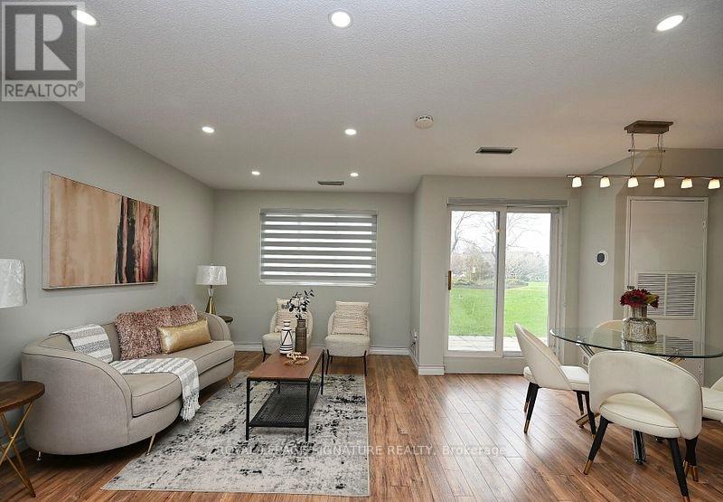 22 - 2001 BONNYMEDE DRIVE, Mississauga, Ontario