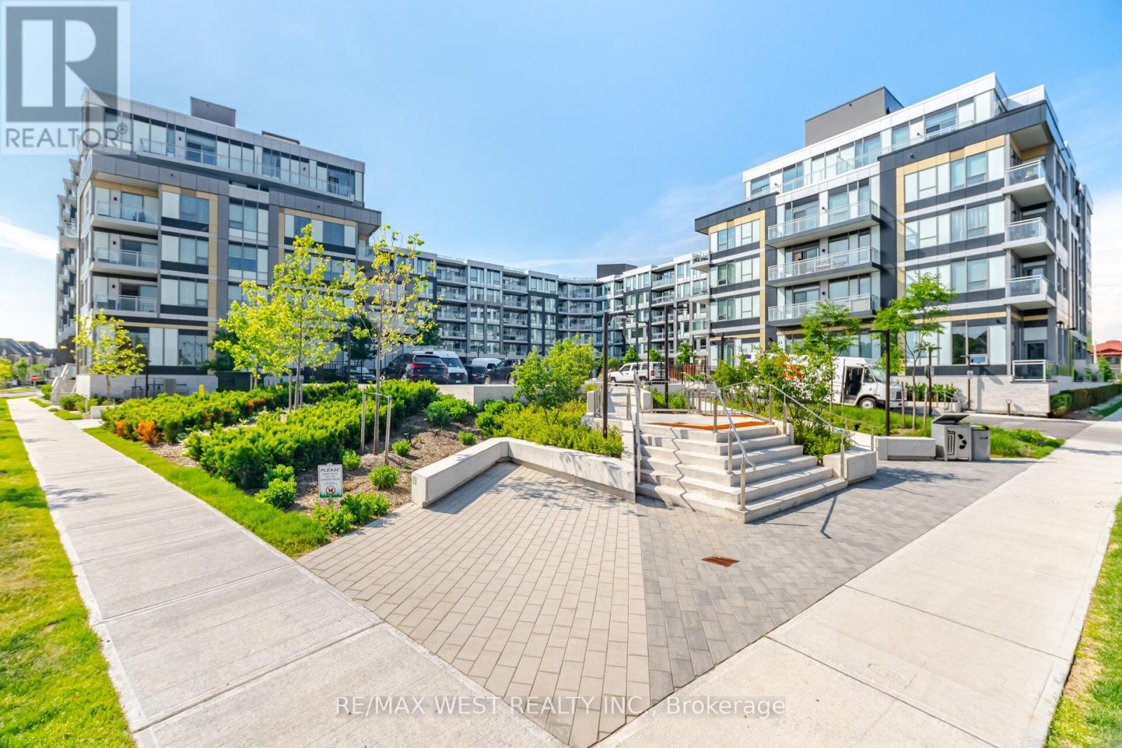 522 - 2501 SAW WHET BOULEVARD, Oakville, Ontario