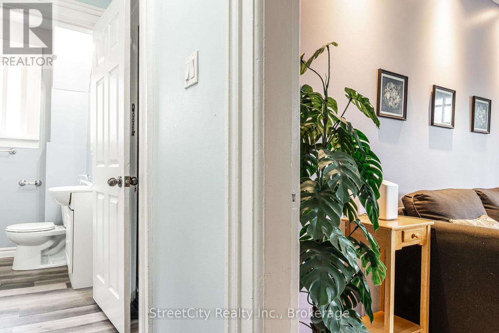 40 Douro Street, Stratford, Ontario  N5A 3R3 - Photo 19 - X13431014