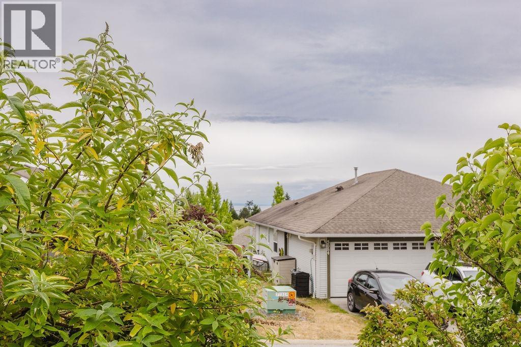5687 Emily Way, Sechelt, British Columbia  V7Z 0N5 - Photo 3 - R3134898