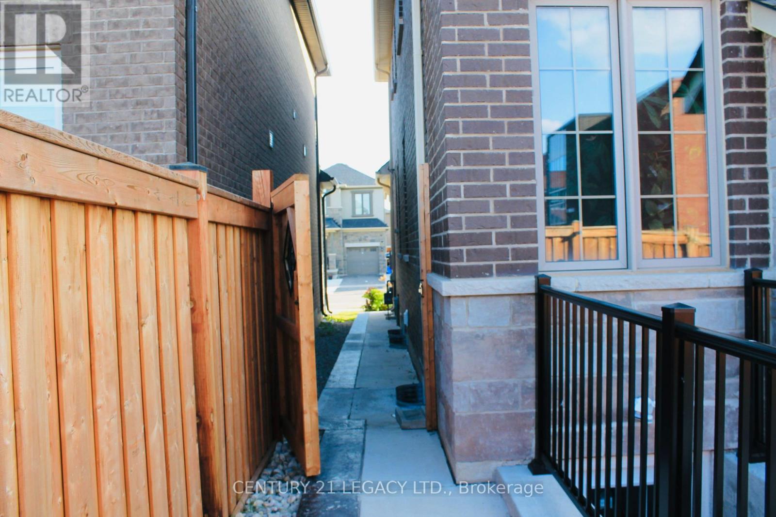 1267 Kovachik Boulevard, Milton, Ontario  L9E 1W7 - Photo 2 - W13419454