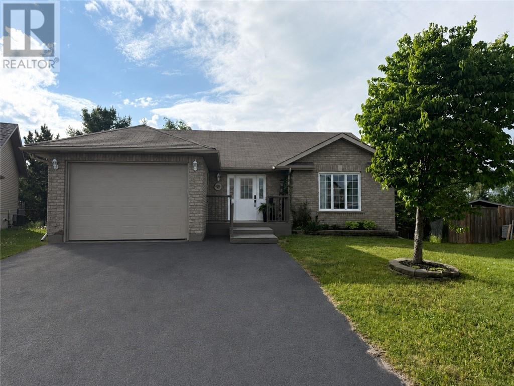 49 Equinox, Sudbury, Ontario  P3B 0B6 - Photo 1 - 2128498