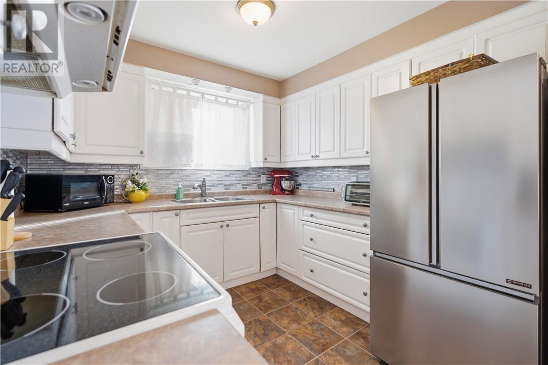521 Beatrice Crescent, Greater Sudbury, Ontario  P3A 5B4 - Photo 4 - 2128492
