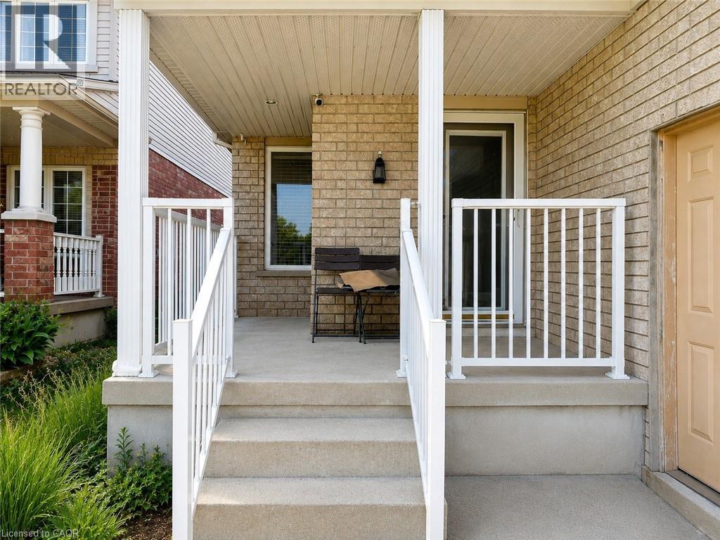 212 Colton Circle, Kitchener, Ontario  N2A 4K2 - Photo 2 - 40838010