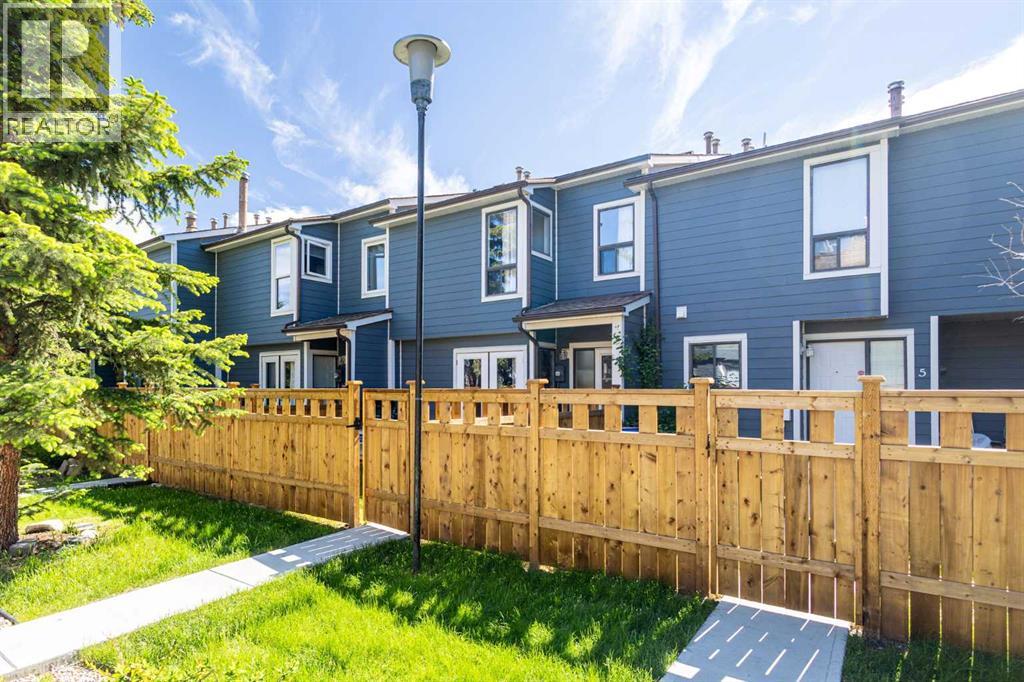 4, 203 Grier Terrace NE, Calgary, Alberta