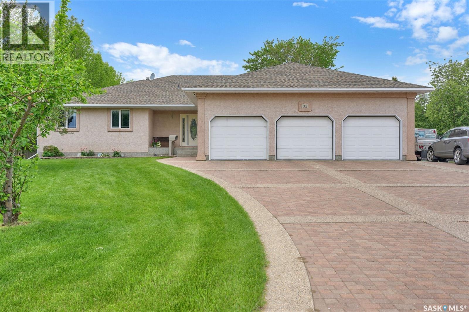 33 Lott Road, White City, Saskatchewan  S4L 5B1 - Photo 1 - SK038850