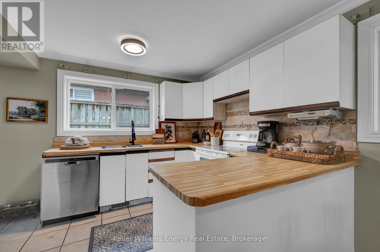 906 Centre Street N, Whitby, Ontario  L1N 4V1 - Photo 11 - E13431534