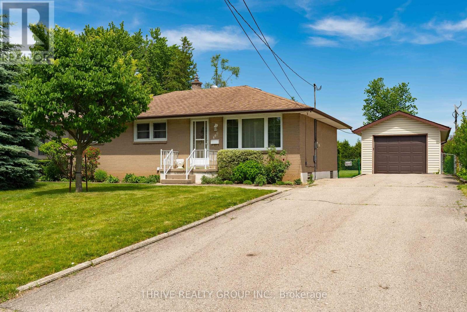 660 Gordon Avenue, London South, Ontario  N6J 2W2 - Photo 2 - X13431376