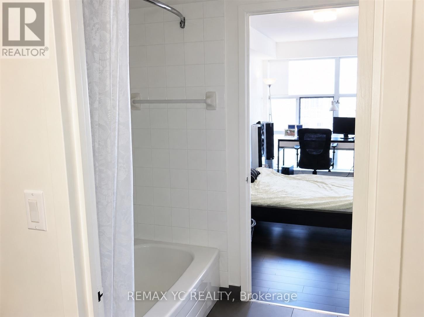 501 - 11 St Joseph Street, Toronto, Ontario  M4Y 3G4 - Photo 10 - C13430954