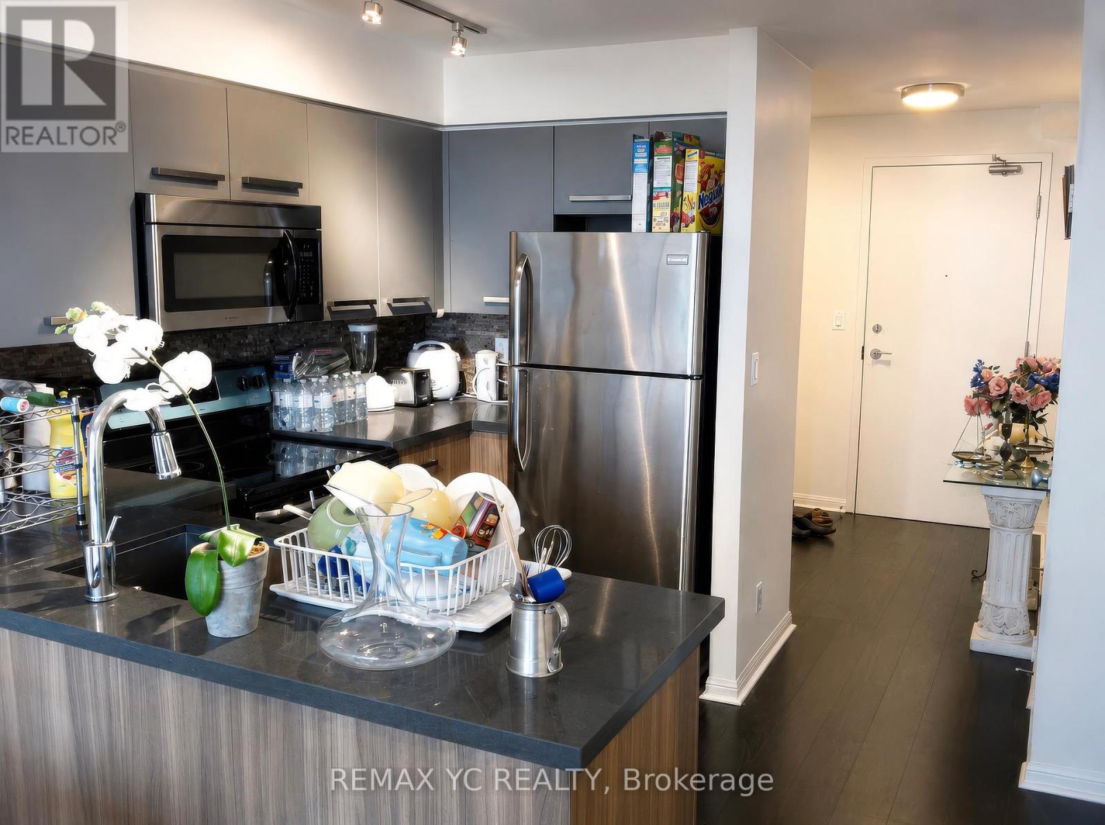 501 - 11 St Joseph Street, Toronto, Ontario  M4Y 3G4 - Photo 4 - C13430954